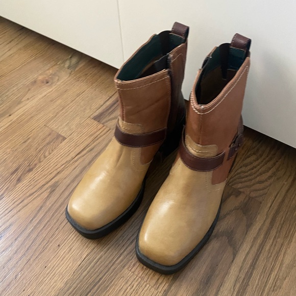 Color lock booties - Picture 3 of 3